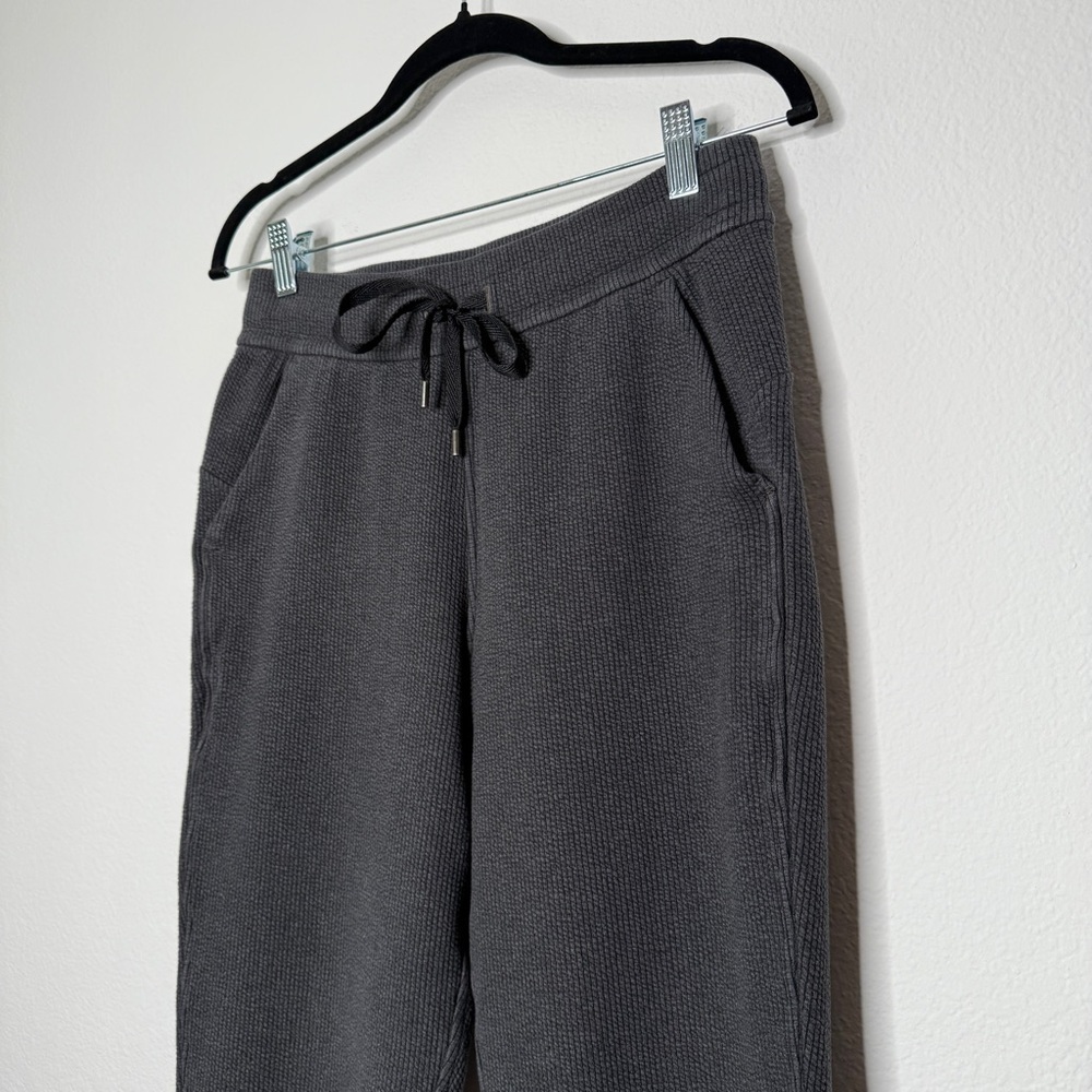 Lululemon Ribbed High Rise Joggers Gray Drawstring Pockets 25" Inseam Size 6 - Picture 2 of 7